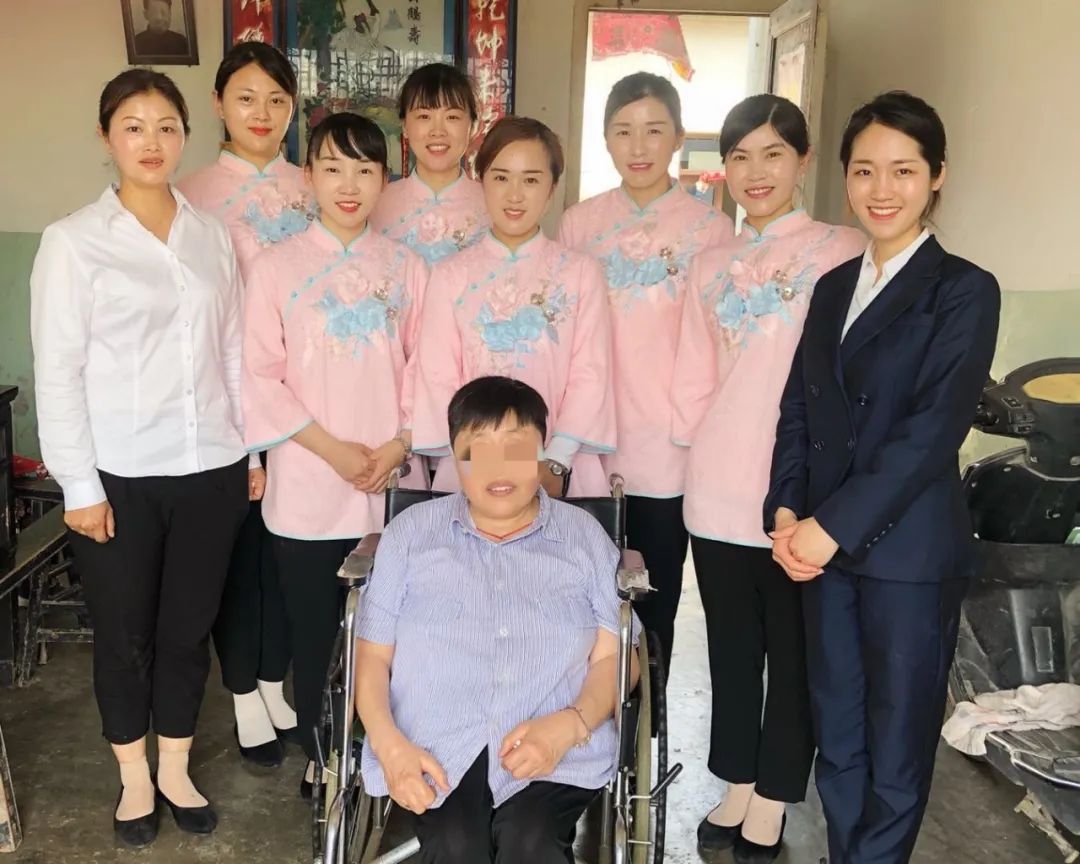 助殘日里船娘們包的餃子，溫暖了她的心